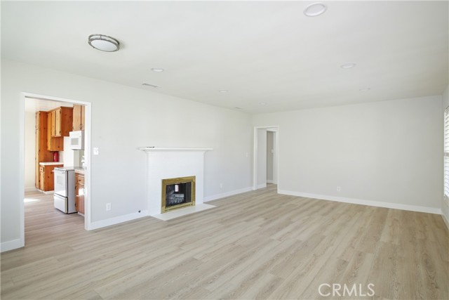 Detail Gallery Image 4 of 38 For 8620 Lubec St, Downey,  CA 90240 - 3 Beds | 2 Baths