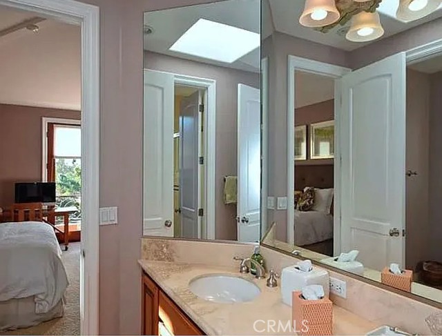 Detail Gallery Image 15 of 21 For 3200 Elm Ave, Manhattan Beach,  CA 90266 - 5 Beds | 4/1 Baths