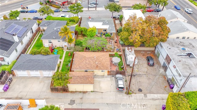 717 Ultimo Avenue, Long Beach CA: https://media.crmls.org/medias/c74ae94d-054c-48ee-a5e4-38b1aef75ff2.jpg