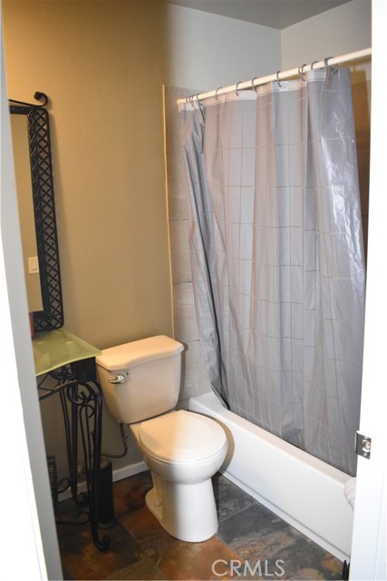 Detail Gallery Image 21 of 29 For 956 E Gladwick St, Carson,  CA 90746 - 4 Beds | 3 Baths