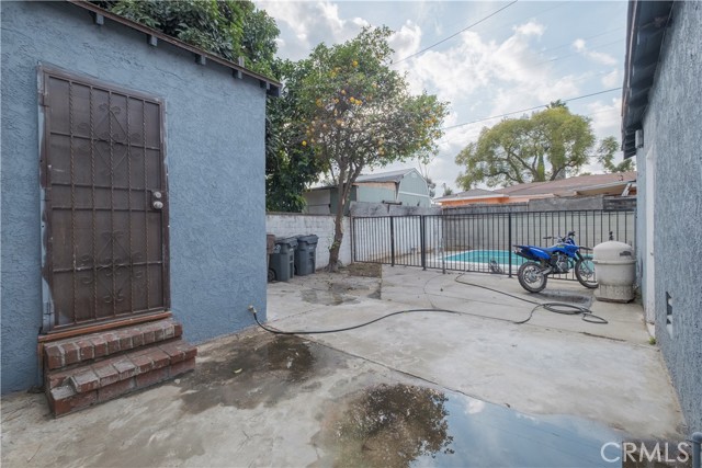 1613 Chester Avenue, Compton, California 90221, 3 Bedrooms Bedrooms, ,2 BathroomsBathrooms,Single Family Residence,For Sale,Chester,DW25021016