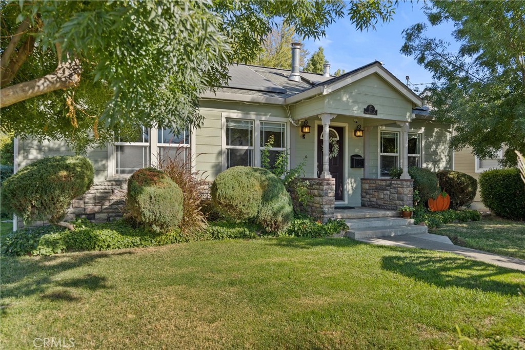 712 N Murdock Avenue