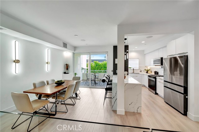 Detail Gallery Image 11 of 42 For 1020 Hilldale, West Hollywood,  CA 90069 - 3 Beds | 3 Baths