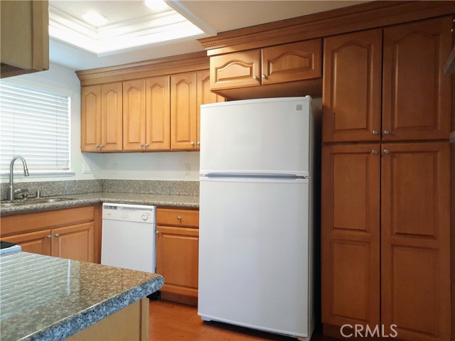 2384 Via Mariposa W, Laguna Woods CA: https://media.crmls.org/medias/c74be4a8-d37d-41b1-80b4-e3a69bafe3a7.jpg