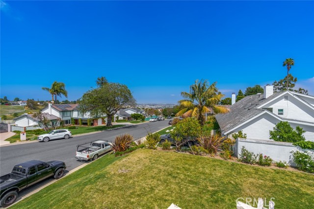 40 Club View Lane, Rolling Hills Estates, California 90274, 5 Bedrooms Bedrooms, ,3 BathroomsBathrooms,Residential,Sold,Club View,PW22062532