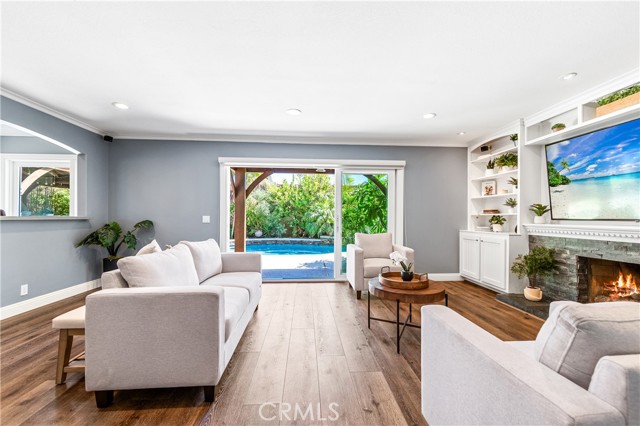 5732 Anthony Ave, Garden Grove CA: https://media.crmls.org/medias/c74bf144-f462-4861-9ea4-c40fd1143575.jpg