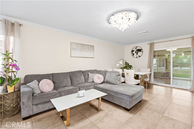 Detail Gallery Image 6 of 16 For 11377 Gaynor Ave, Granada Hills,  CA 91344 - 4 Beds | 2 Baths