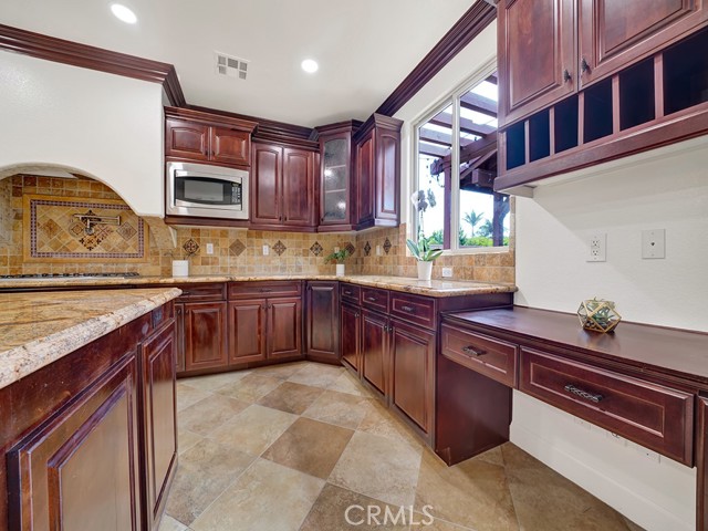 Detail Gallery Image 17 of 62 For 9306 Lily Ave, Fountain Valley,  CA 92708 - 5 Beds | 3/1 Baths