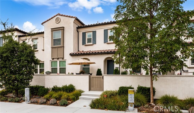1419 N Indian Hill Boulevard, Claremont CA: https://media.crmls.org/medias/c74c9782-526f-4dae-9122-bf32c965a936.jpg