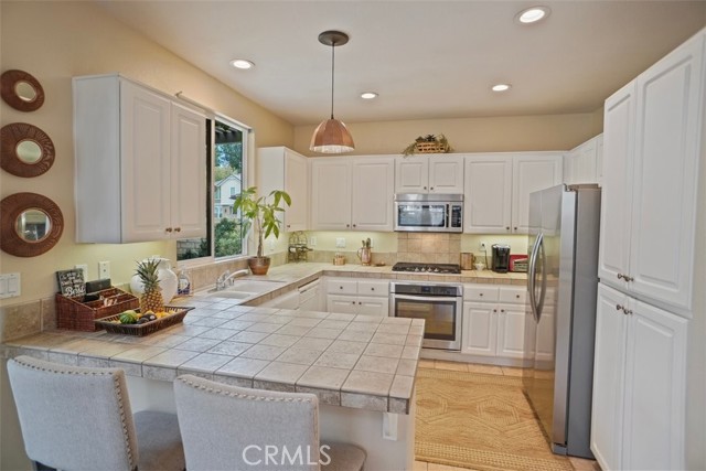 Detail Gallery Image 11 of 33 For 24125 View Pointe Ln, Valencia,  CA 91355 - 4 Beds | 2 Baths