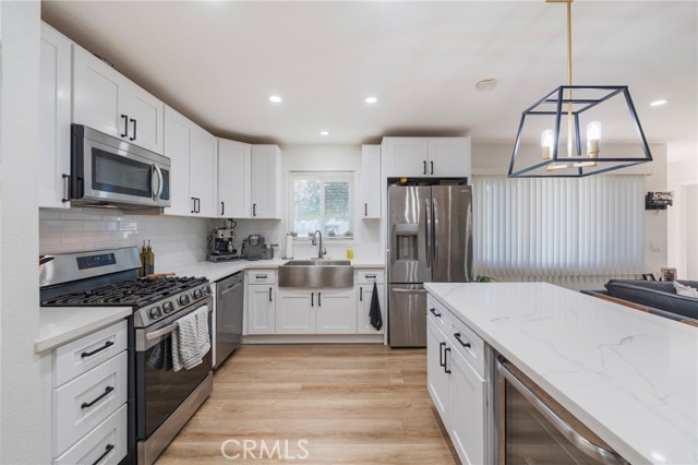 Detail Gallery Image 4 of 36 For 12042 Hackamore, Garden Grove,  CA 92840 - 3 Beds | 2 Baths