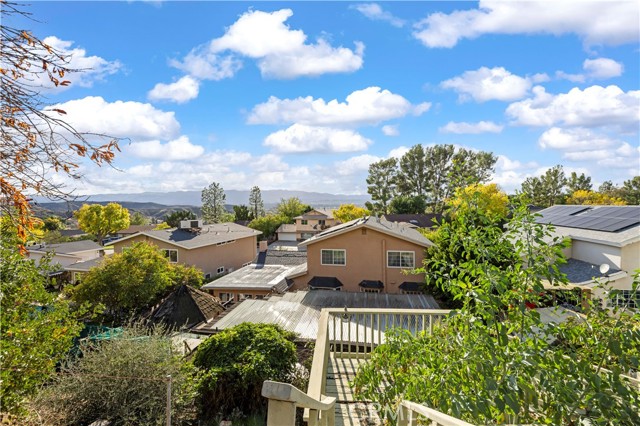 Detail Gallery Image 4 of 66 For 22211 Barbacoa, Saugus,  CA 91350 - 4 Beds | 3 Baths