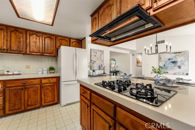 Detail Gallery Image 10 of 30 For 2020 W Willow Ave, Orange,  CA 92868 - 3 Beds | 2 Baths