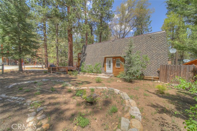 42608 Cedar Avenue, Big Bear Lake CA: https://media.crmls.org/medias/c74ebedb-1770-4db8-9650-641f9ec928eb.jpg