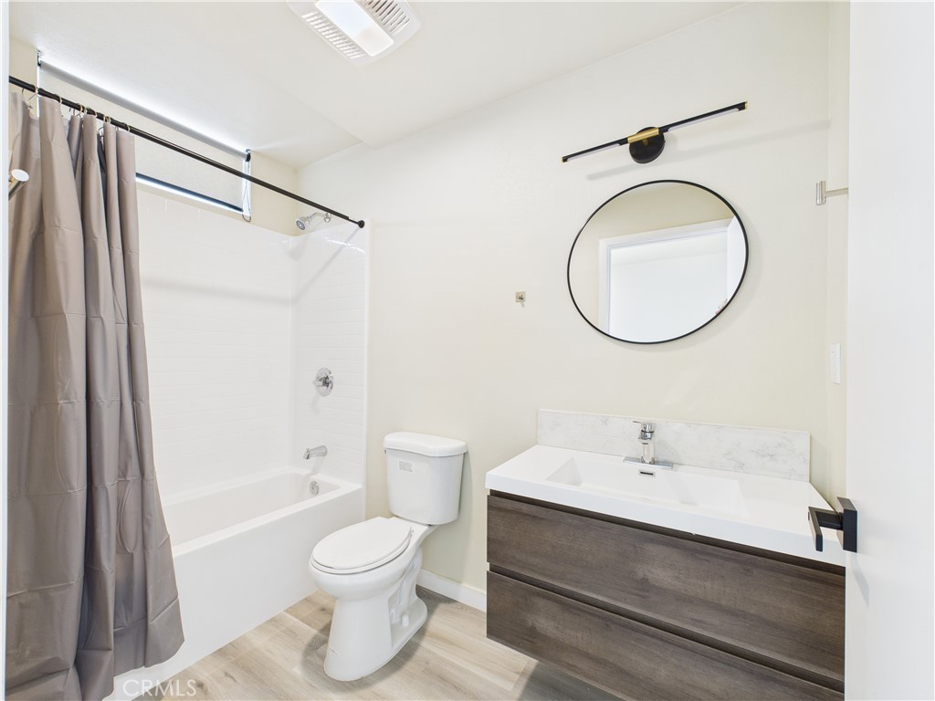 https://media.crmls.org/medias/c74ed3e4-4e86-4ca2-80f7-57684fad628e.jpg?preset=X-Large