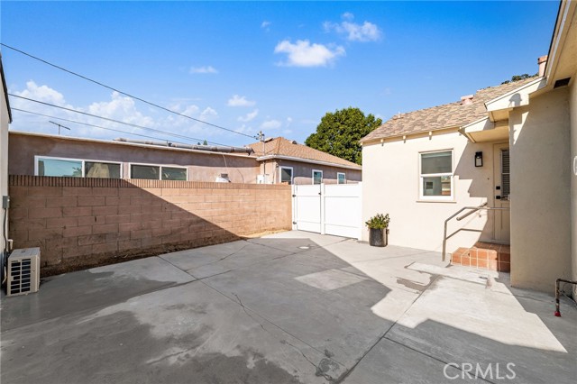 Image 42 of 47 For 2155 Euclid Avenue