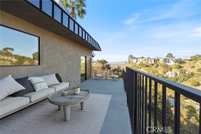 Detail Gallery Image 26 of 61 For 3250 Coldwater Canyon Ave, Studio City,  CA 91604 - 4 Beds | 4 Baths