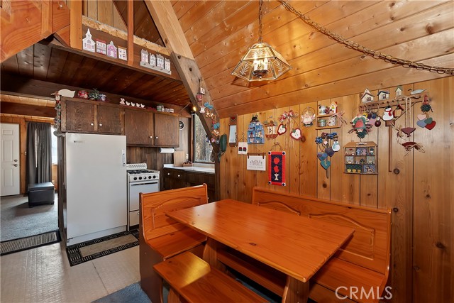 Detail Gallery Image 8 of 25 For 205 Angeles Bld, Big Bear City,  CA 92314 - 1 Beds | 1 Baths