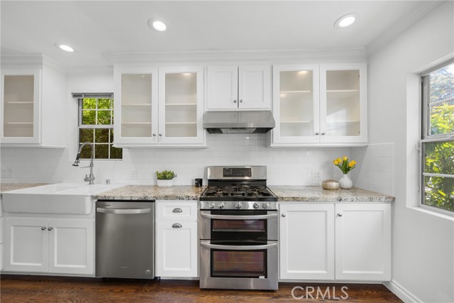 5834 Costello Avenue, Van Nuys CA: https://media.crmls.org/medias/c750bff9-8e11-4be2-bbd2-c74e724b20dc.jpg