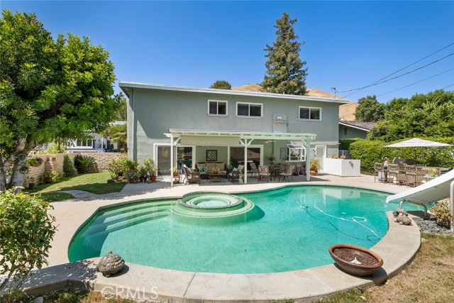 22666 Margarita Drive, Woodland Hills CA: https://media.crmls.org/medias/c75108ef-6ab0-4649-976f-718178758389.jpg