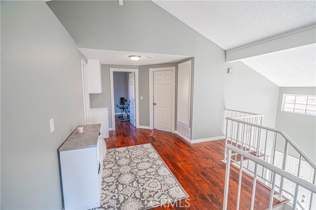 Detail Gallery Image 20 of 48 For 28076 Wildwind Dr, Canyon Country,  CA 91351 - 4 Beds | 3 Baths