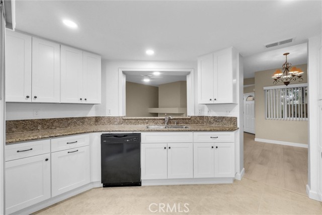 Detail Gallery Image 16 of 32 For 2422 Paseo Circulo, Tustin,  CA 92782 - 2 Beds | 2/1 Baths