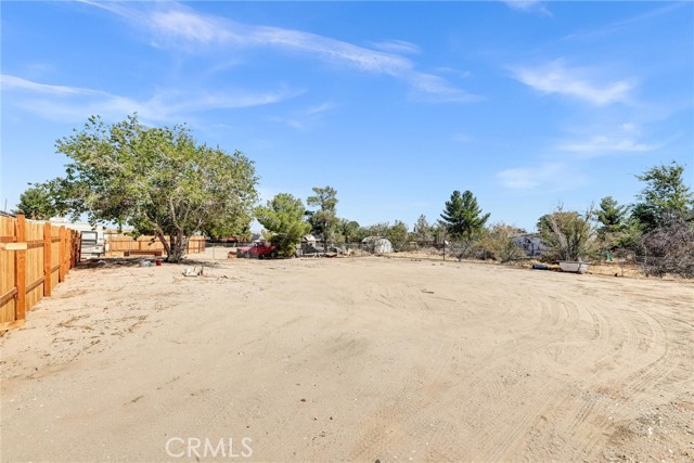12677 Stage Coach Drive, Victorville CA: https://media.crmls.org/medias/c751d174-536b-4857-baf1-15761273864c.jpg