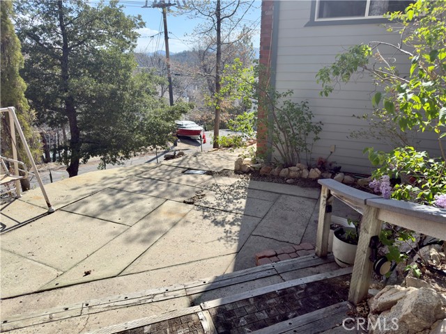26500 Amador Lane, Lake Arrowhead CA: https://media.crmls.org/medias/c751f6e5-ad43-4cb1-a589-c2aa11e4495c.jpg