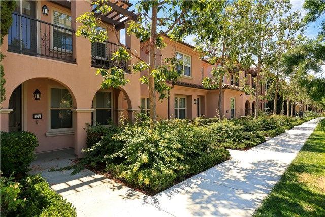 138 Coralwood, Irvine CA: https://media.crmls.org/medias/c751f978-baf8-4cd8-a634-13532a1a2f7a.jpg