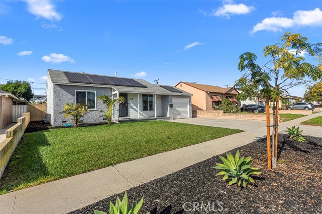 Detail Gallery Image 3 of 32 For 13933 Carpintero Ave, Bellflower,  CA 90706 - 3 Beds | 2 Baths