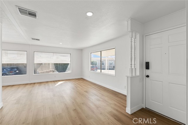 Detail Gallery Image 14 of 57 For 141 E Coronado Ln, Tustin,  CA 92780 - 3 Beds | 2 Baths