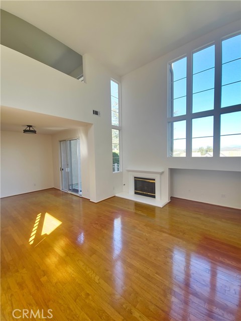 Detail Gallery Image 15 of 28 For 657 Cardinal Ridge Ln #B,  Simi Valley,  CA 93065 - 3 Beds | 2/1 Baths