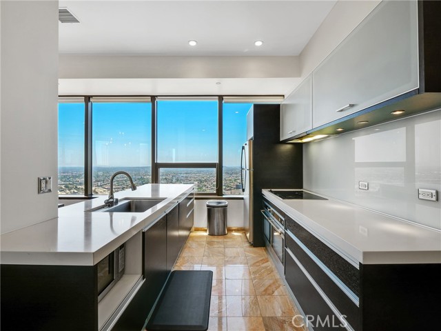 Detail Gallery Image 6 of 49 For 1100 Wilshire Bld #2911,  Los Angeles,  CA 90017 - 2 Beds | 1 Baths