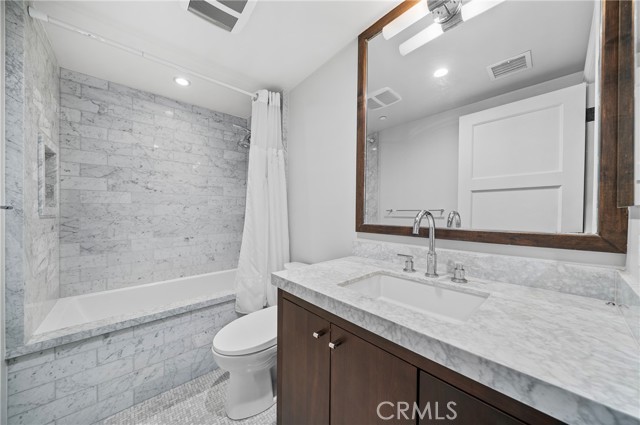 823 S Bundy Drive, Los Angeles CA: https://media.crmls.org/medias/c75482d7-103c-4252-a007-7296962ec16b.jpg