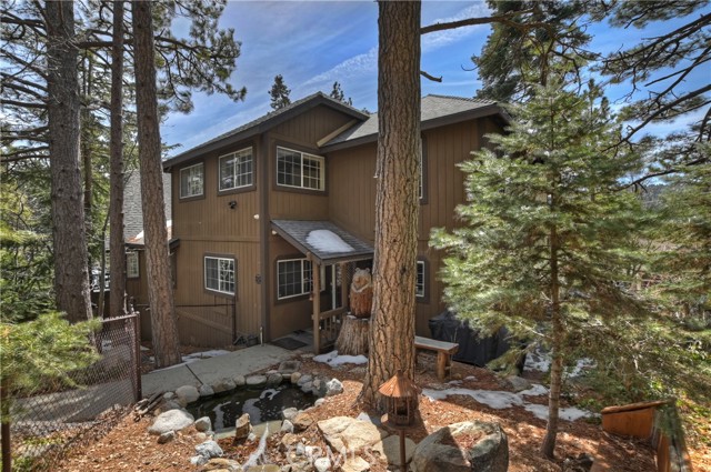Detail Gallery Image 4 of 56 For 26400 Augusta Dr, Lake Arrowhead,  CA 92352 - 5 Beds | 2/1 Baths