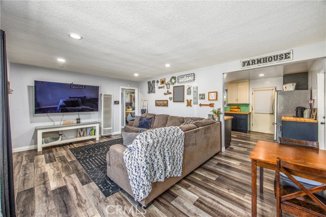 776 N 17th Street, Banning CA: https://media.crmls.org/medias/c75523e1-0bd7-4470-982b-6e73c020086a.jpg