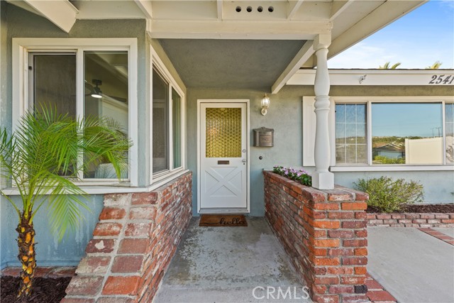Detail Gallery Image 3 of 39 For 2541 W Cobblestone Rd, La Habra,  CA 90631 - 3 Beds | 2 Baths
