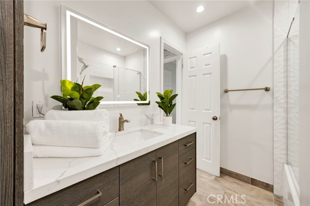 Detail Gallery Image 22 of 31 For 1935 Alpha Rd #112,  Glendale,  CA 91208 - 3 Beds | 2 Baths