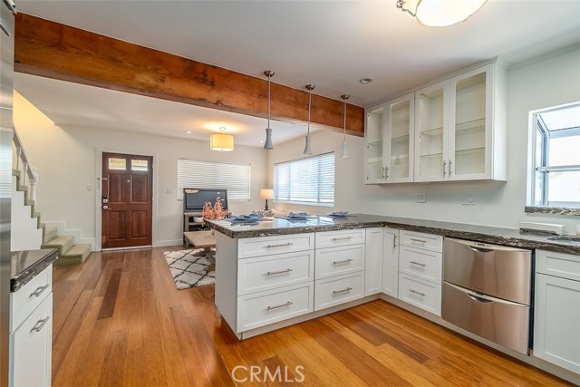 805 Pearl Street, Redondo Beach, California 90277, 3 Bedrooms Bedrooms, ,1 BathroomBathrooms,Residential,Sold,Pearl,SB22039514