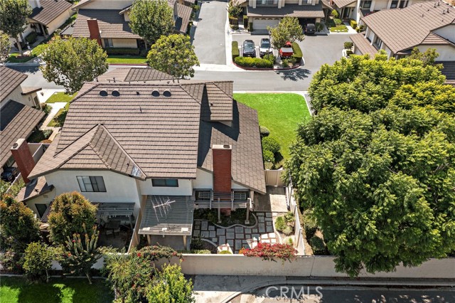 18108 Hearth Drive, Fountain Valley CA: https://media.crmls.org/medias/c756ffab-f8f2-4ba6-a382-dd057222b375.jpg