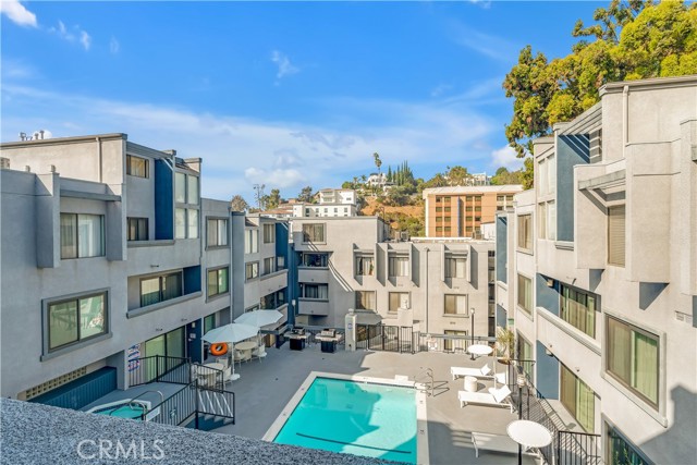 Detail Gallery Image 4 of 15 For 1940 N Highland Ave #75,  Los Angeles,  CA 90068 - 3 Beds | 2 Baths