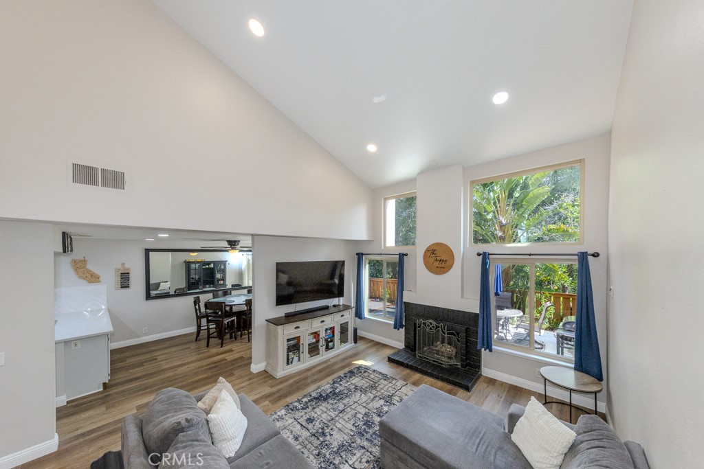 6597 E Camino Vista #2