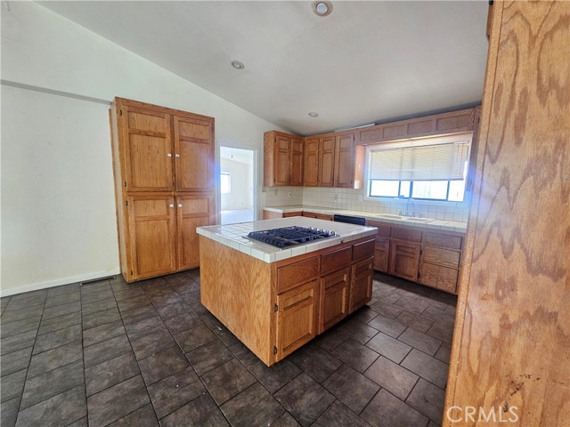 Detail Gallery Image 12 of 54 For 18834 Deer Hill Rd, Hidden Valley Lake,  CA 95467 - 4 Beds | 2/2 Baths