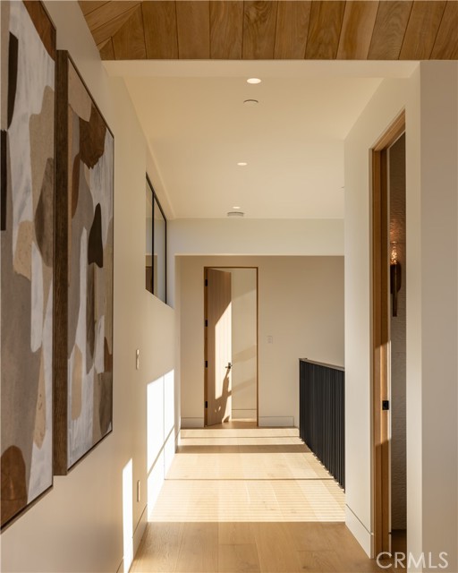 Detail Gallery Image 28 of 48 For 2100 Windward Ln, Newport Beach,  CA 92660 - 5 Beds | 5/3 Baths