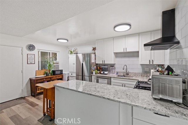Detail Gallery Image 1 of 27 For 3265 Santa Fe Ave #60,  Long Beach,  CA 90810 - 2 Beds | 1 Baths