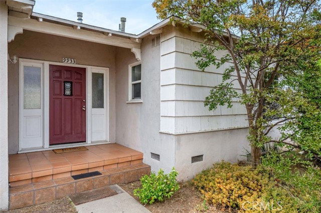 9933 Norwich Avenue, Mission Hills (San Fernando) CA: https://media.crmls.org/medias/c759ab71-479a-41c3-98d9-30663f4dd403.jpg