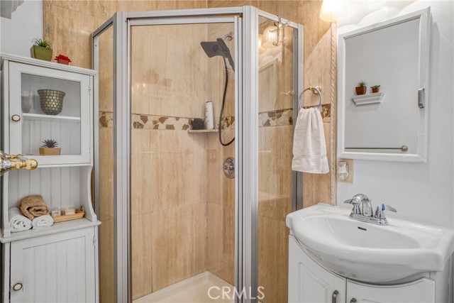 Detail Gallery Image 51 of 59 For 19120 Hartland St, Reseda,  CA 91335 - 5 Beds | 3 Baths
