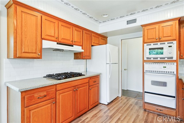 9331 Mikinda Avenue, La Habra CA: https://media.crmls.org/medias/c75a9cb3-df02-4908-b7c4-7c2d7253008d.jpg