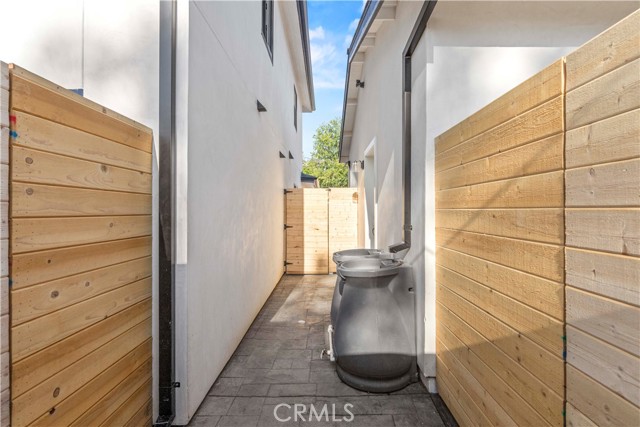 16245 1/2 Chatsworth Street, Granada Hills CA: https://media.crmls.org/medias/c75aa350-069c-467f-926b-f43e79e42425.jpg