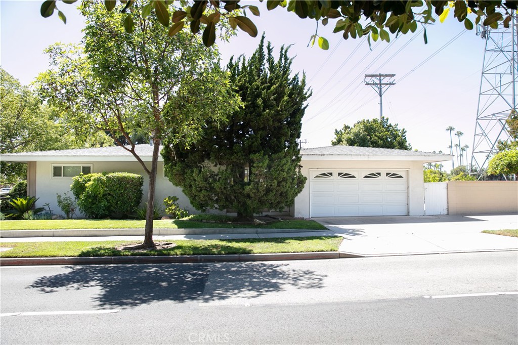 1203 W Laster Avenue